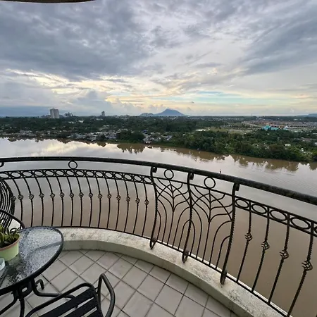 Riverview Vintage Home 8Pax Kuching Exterior photo