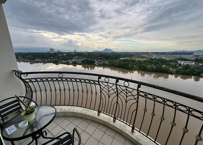Riverview Vintage Home 8Pax Kuching