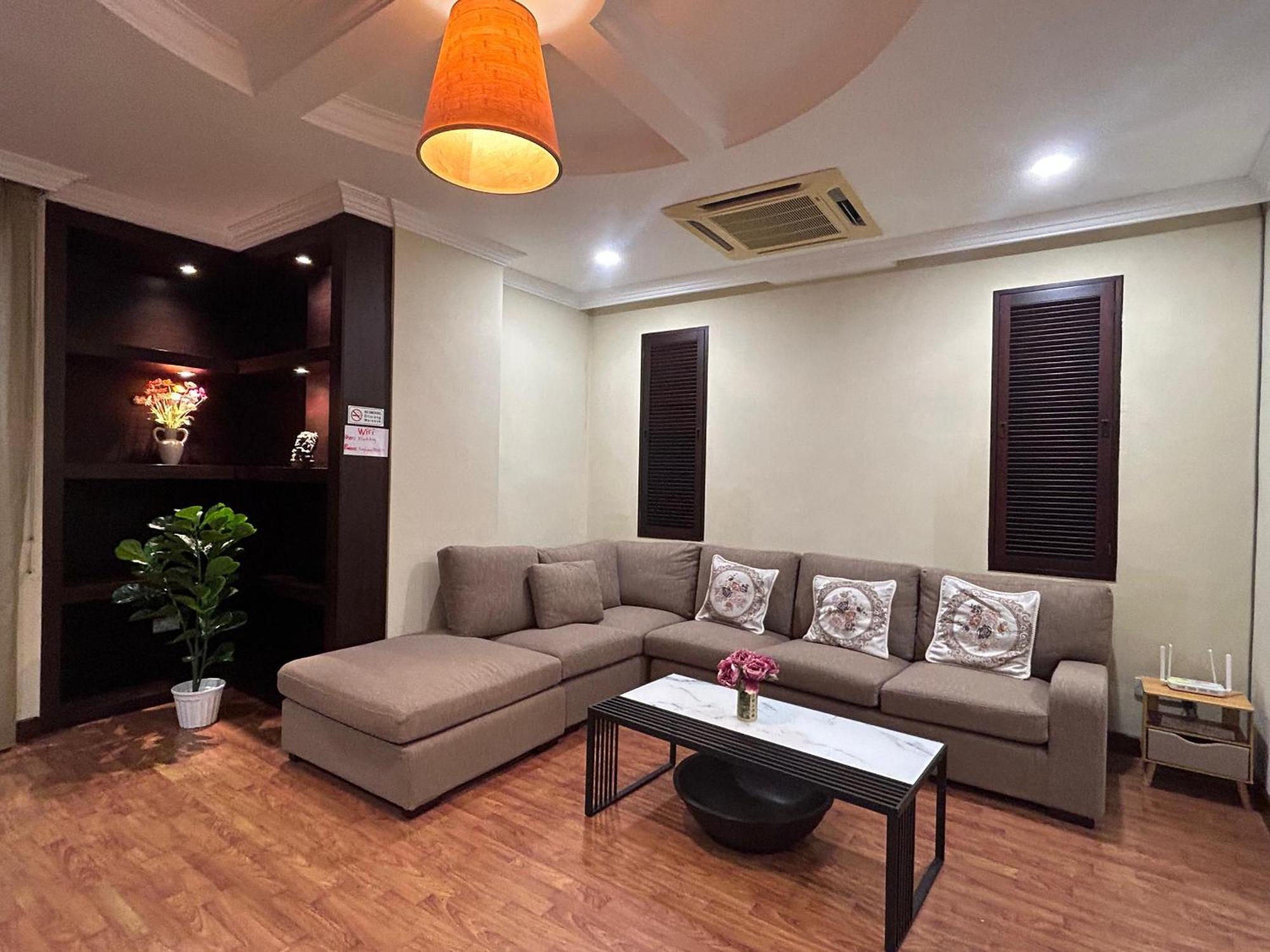 Riverview Vintage 8pax Apartment