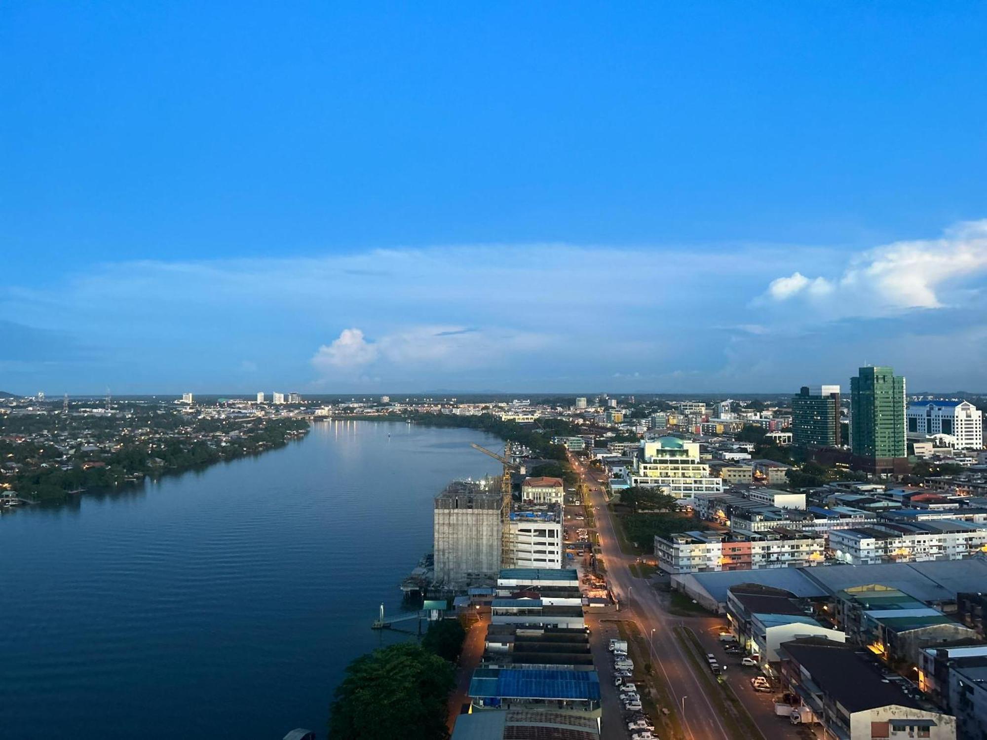 Riverview Vintage 8pax * Kuching