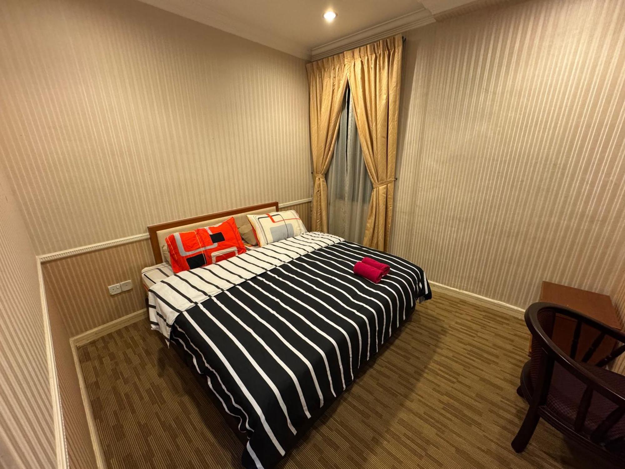 Riverview Vintage 8pax Apartment Kuching